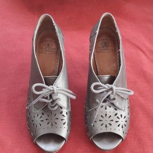 Lucky Brand Lazer Cut Flower Peep Toe Shoes